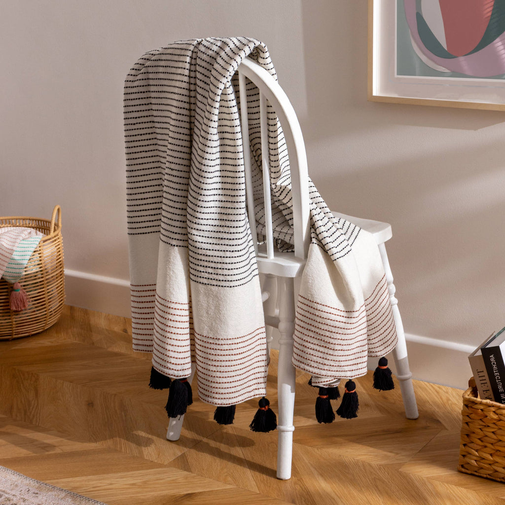 Banda Tasselled Throw Pecan/Black