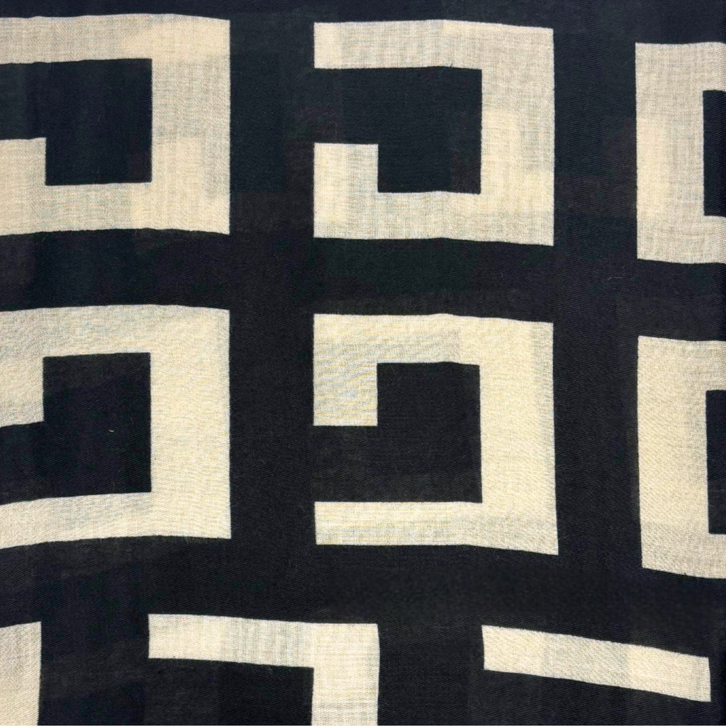 Big Geometrical Print Scarf
