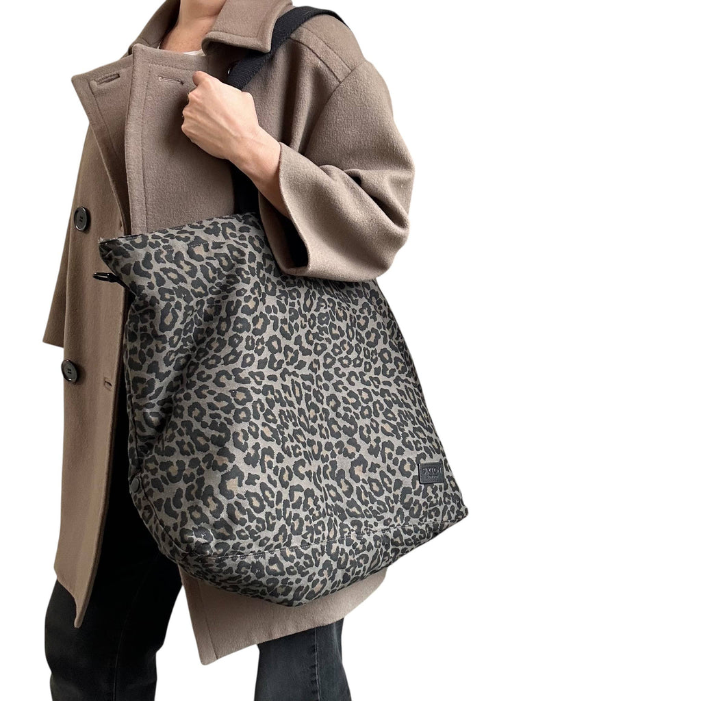 Weekend large tote bag - Grey Leopard print