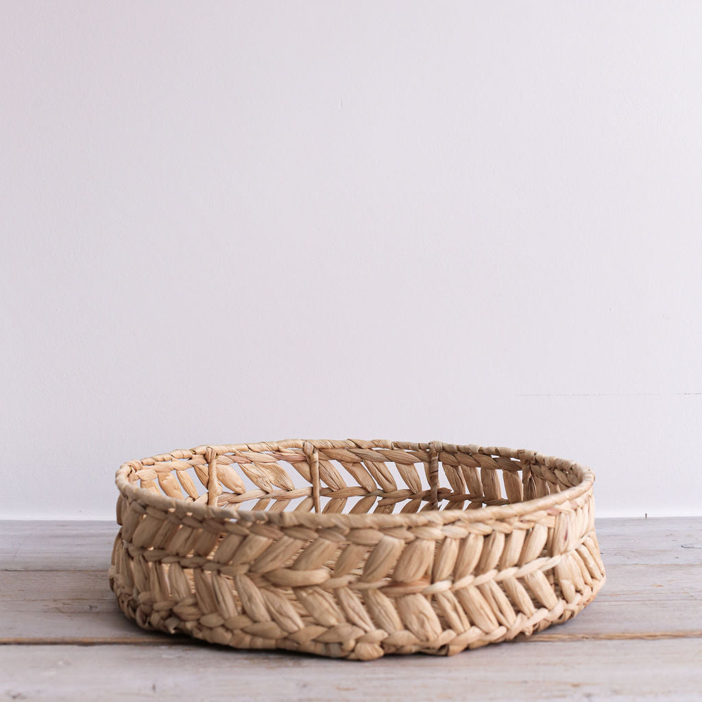 Venlig Round Water Hyacinth Tray