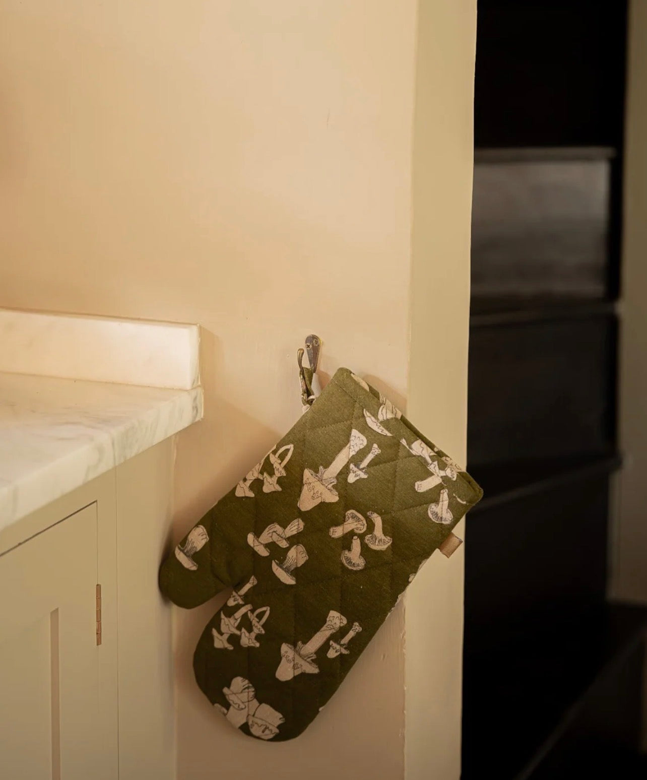 Wild Mushroom Single Oven Glove - Olive