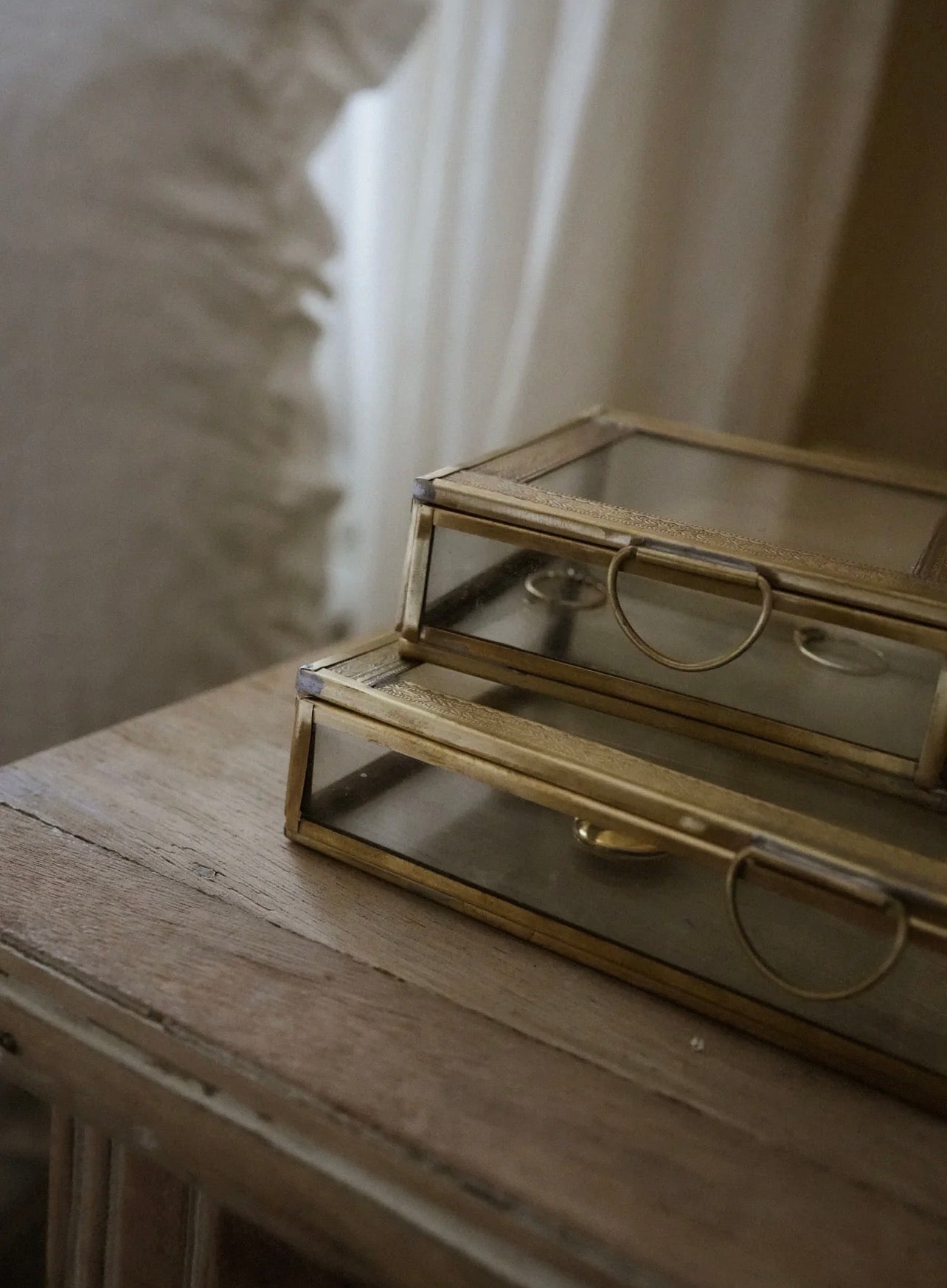 Decorative Glass box  (in cotton bag)