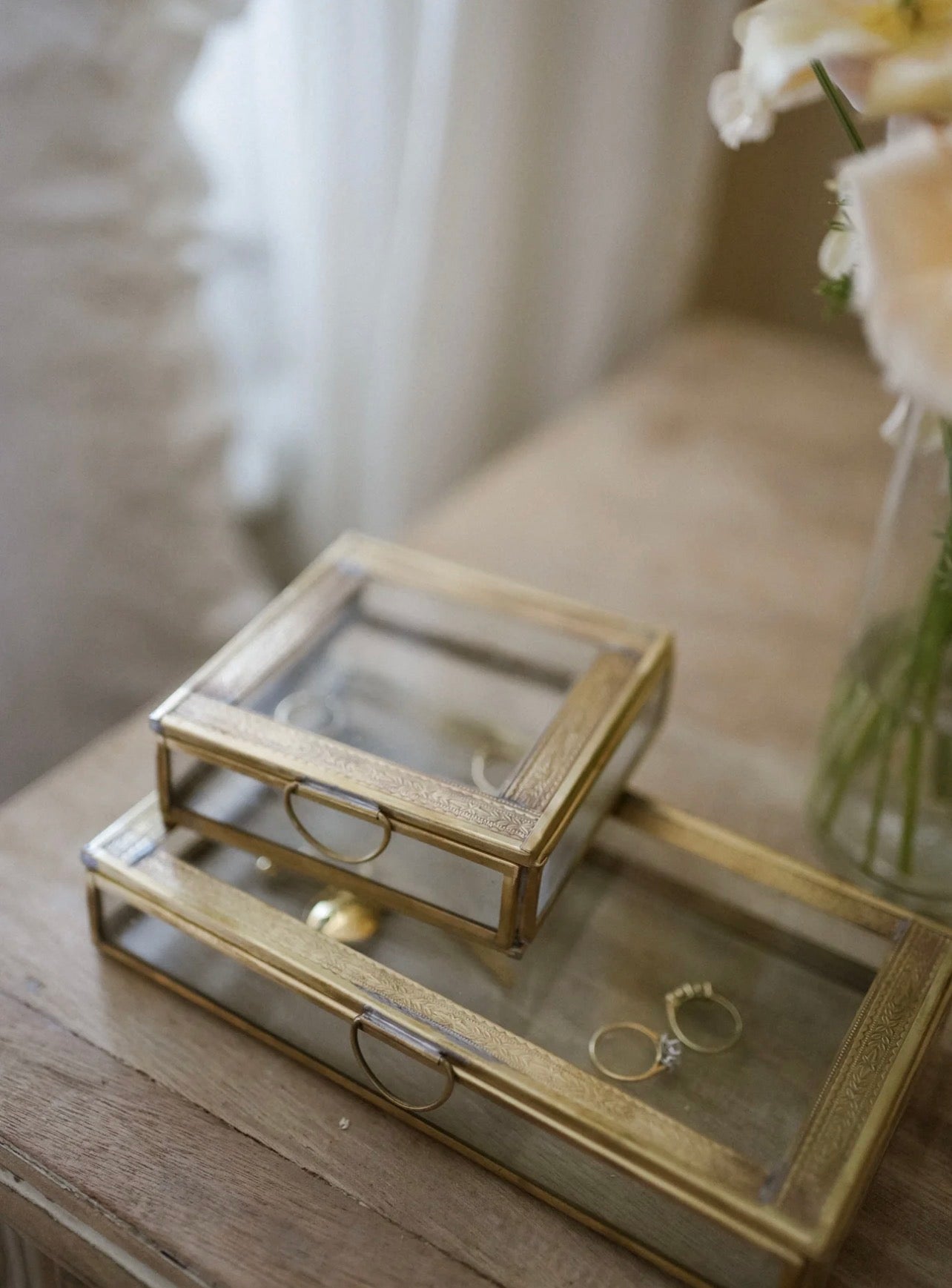 Decorative Glass box  (in cotton bag)