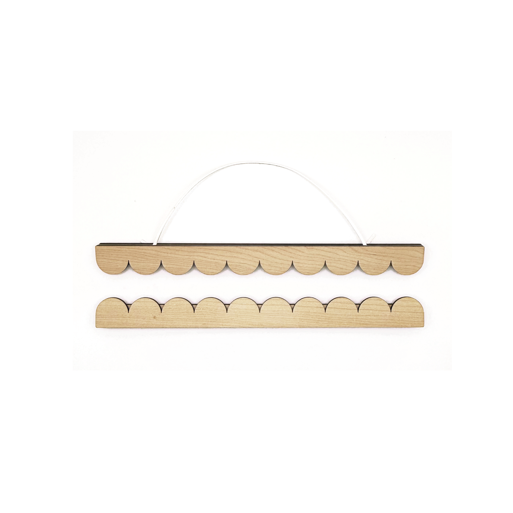 A3 Scallop American Maple Magnetic Picture Hanger