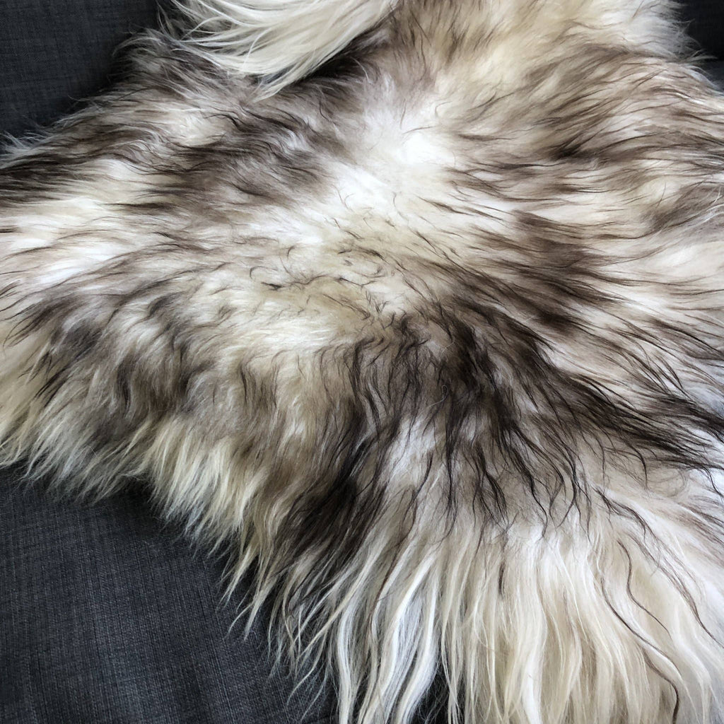 Icelandic Sheepskin Rug - Timberwolf