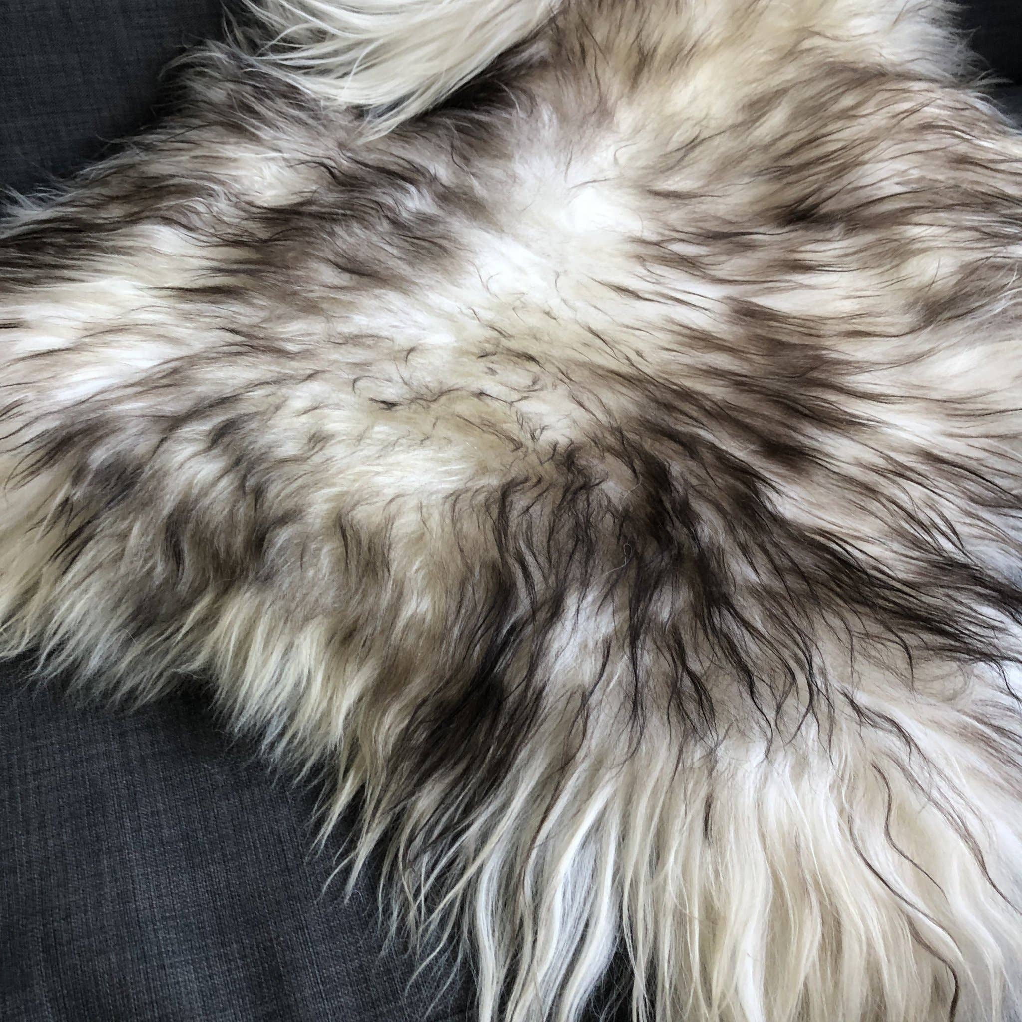 Icelandic Sheepskin Rug - Timberwolf