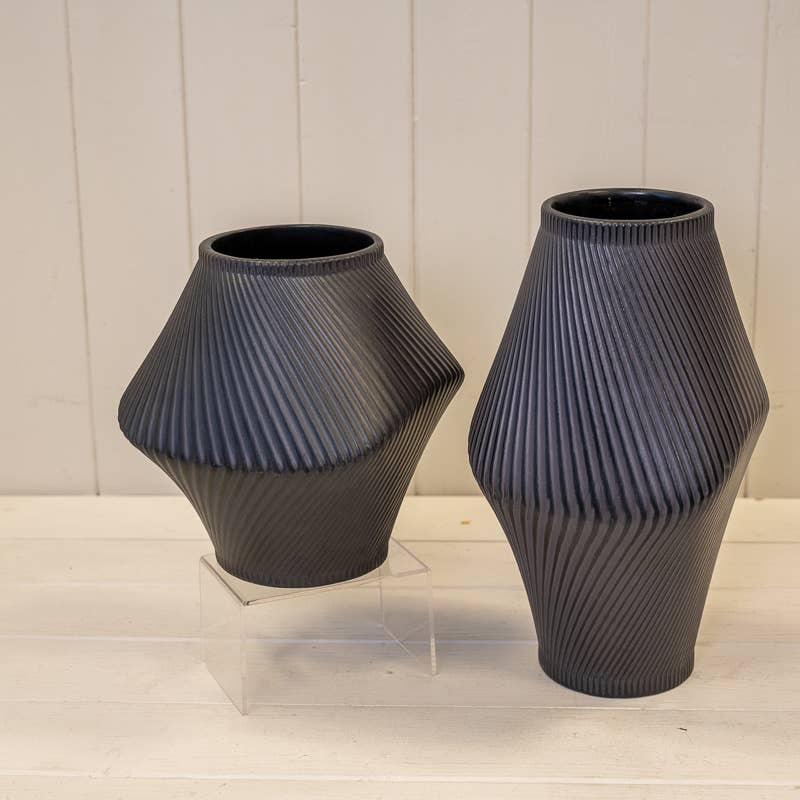 Short Graphite Sculptural Ribbed Vase in black