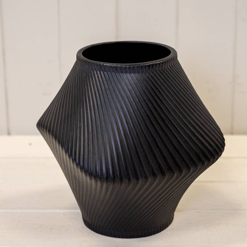 Short Graphite Sculptural Ribbed Vase in black